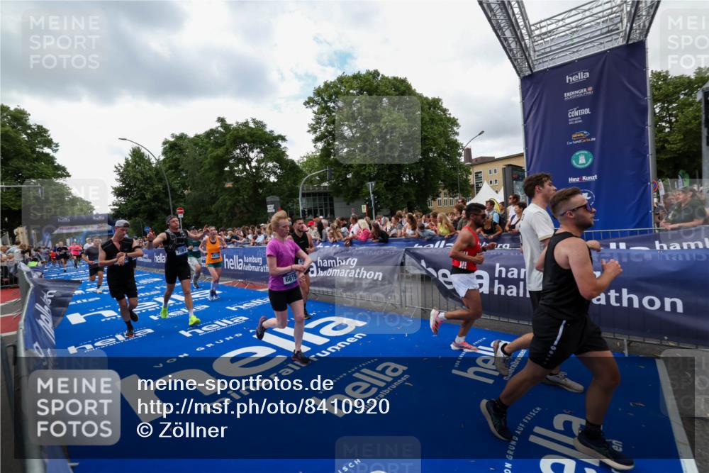 29.06.2025 - hella hamburg halbmarathon Zöllner http://msf.ph/oto/8410920 29.06.2025 10:45:17 Ziel 2188, 6054, 6375, 6575, 6819, 7087, 9302, 10064, 12783, 15563, 15636, 15651, 15741, 15760, 16513, 16685, 17120, 17960, 18346, 18718 meine-sportfotos.de