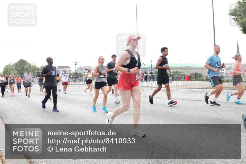29.06.2025 - hella hamburg halbmarathon Lena Gebhardt http://msf.ph/oto/8410933 29.06.2025 10:51:04 Lombardsbrücke 155, 8779, 1650, 7141, 1129, 1203, 1208, 1404, 1478, 1930, 2200, 2202, 2358, 2380, 2859, 3184, 3229, 3647, 3838, 3934, 4156, 4642, 4652, 4695, 4713, 4771, 4848, 4920, 5286, 5289, 5357, 5530, 6178, 6961, 7012, 7133, 7141, 7161, 7770, 7771, 7825, 7938, 8040, 8200, 8410, 8672, 8779, 8833, 8986, 9096, 9166, 9167, 9168, 9933, 10029, 10437, 10552, 10614, 10636, 11052, 11252, 11577, 12392, 12393, 14534, 15416 meine-sportfotos.de