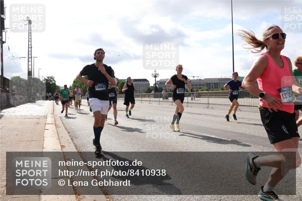 29.06.2025 - hella hamburg halbmarathon Lena Gebhardt http://msf.ph/oto/8410938 29.06.2025 09:50:17 Lombardsbrücke 16087, 5803, 4823, 13125, 192, 1358, 1615, 1675, 1688, 1697, 1700, 1800, 1803, 1882, 1975, 2415, 2568, 2675, 2719, 2826, 2949, 3332, 3431, 3530, 4229, 4318, 4380, 4398, 4528, 4823, 5248, 5409, 5436, 5745, 5791, 5803, 6123, 6458, 6529, 6649, 6682, 6704, 7495, 7774, 7796, 8450, 8629, 8925, 9017, 9116, 9294, 9302, 9365, 9711, 9979, 10218, 10680, 10894, 11379, 11765, 11767, 12292, 12327, 12540, 12554, 12839, 12895, 13141, 13457, 13725, 14077, 14560 meine-sportfotos.de