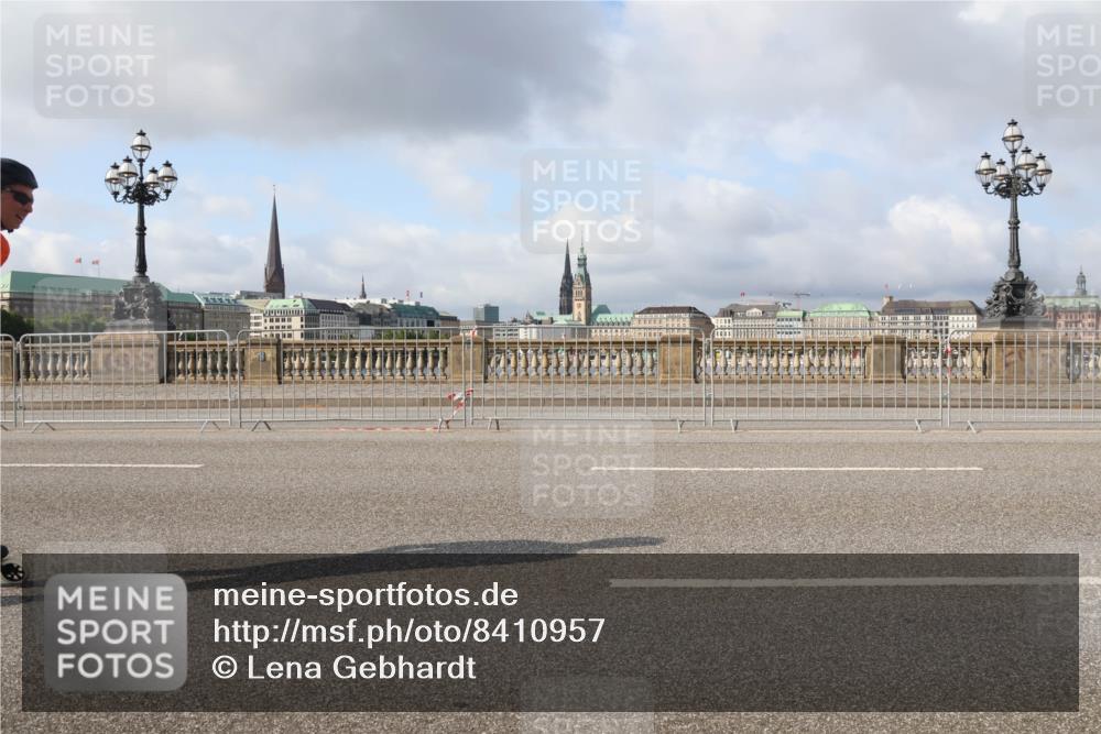 29.06.2025 - hella hamburg halbmarathon Lena Gebhardt http://msf.ph/oto/8410957 29.06.2025 08:55:19 Lombardsbrücke  meine-sportfotos.de
