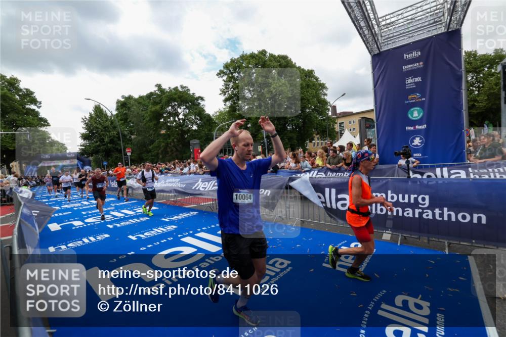 29.06.2025 - hella hamburg halbmarathon Zöllner http://msf.ph/oto/8411026 29.06.2025 10:45:25 Ziel 1697, 2188, 2367, 2470, 3186, 5706, 9105, 10064, 11469, 12643, 14703, 15563, 17499, 18407 meine-sportfotos.de