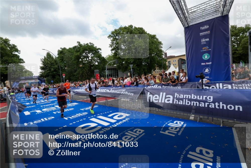 29.06.2025 - hella hamburg halbmarathon Zöllner http://msf.ph/oto/8411033 29.06.2025 10:45:26 Ziel 1697, 2367, 2470, 3186, 5706, 9105, 11469, 12277, 12643, 14703, 17499, 18407, 18638 meine-sportfotos.de