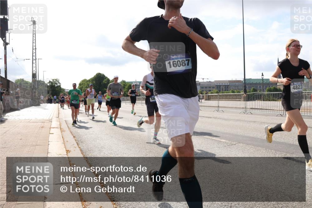 29.06.2025 - hella hamburg halbmarathon Lena Gebhardt http://msf.ph/oto/8411036 29.06.2025 09:50:18 Lombardsbrücke 2568, 12335, 58, 16087, 4823, 1209, 1358, 1615, 1675, 1688, 1697, 1700, 1800, 1803, 1882, 2415, 2568, 2675, 2719, 2826, 3332, 3431, 3530, 4229, 4318, 4380, 4398, 4528, 4823, 5248, 5409, 5436, 5745, 5791, 5803, 6123, 6458, 6529, 6649, 6682, 6704, 7026, 7495, 7774, 7796, 8450, 8629, 8925, 9017, 9116, 9294, 9302, 9365, 9711, 9979, 10218, 10894, 11379, 11765, 11767, 12292, 12327, 12540, 12554, 12895, 13141, 13457, 13725, 14077, 14560 meine-sportfotos.de