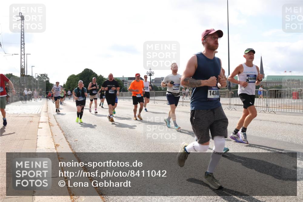 29.06.2025 - hella hamburg halbmarathon Lena Gebhardt http://msf.ph/oto/8411042 29.06.2025 10:04:28 Lombardsbrücke 16753, 8217, 9481, 12998, 14340, 6099, 1213, 1316, 1347, 1377, 1674, 2011, 2463, 2852, 2979, 3488, 3994, 4146, 4293, 4488, 4587, 5058, 5354, 5365, 5869, 5976, 6142, 6311, 6706, 6709, 7017, 8177, 8217, 8421, 8422, 8423, 9489, 9526, 10100, 10213, 10709, 10756, 10834, 10962, 11511, 11582, 12004, 12005, 12924, 12998, 13533, 13583, 13625, 14340, 14436, 14917, 15525, 15532, 15678, 16099, 16128, 16145, 16753, 16989, 16995, 17071, 17113, 17434, 17437 meine-sportfotos.de