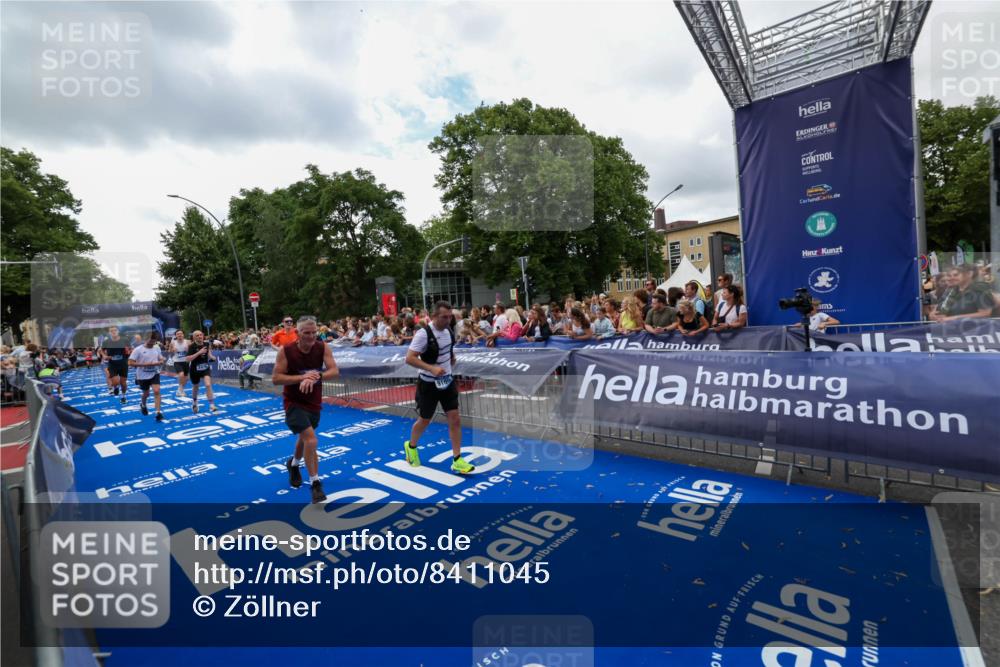 29.06.2025 - hella hamburg halbmarathon Zöllner http://msf.ph/oto/8411045 29.06.2025 10:45:26 Ziel 1697, 2367, 2470, 3186, 5706, 9105, 11469, 12277, 12643, 14703, 17499, 18407, 18638 meine-sportfotos.de