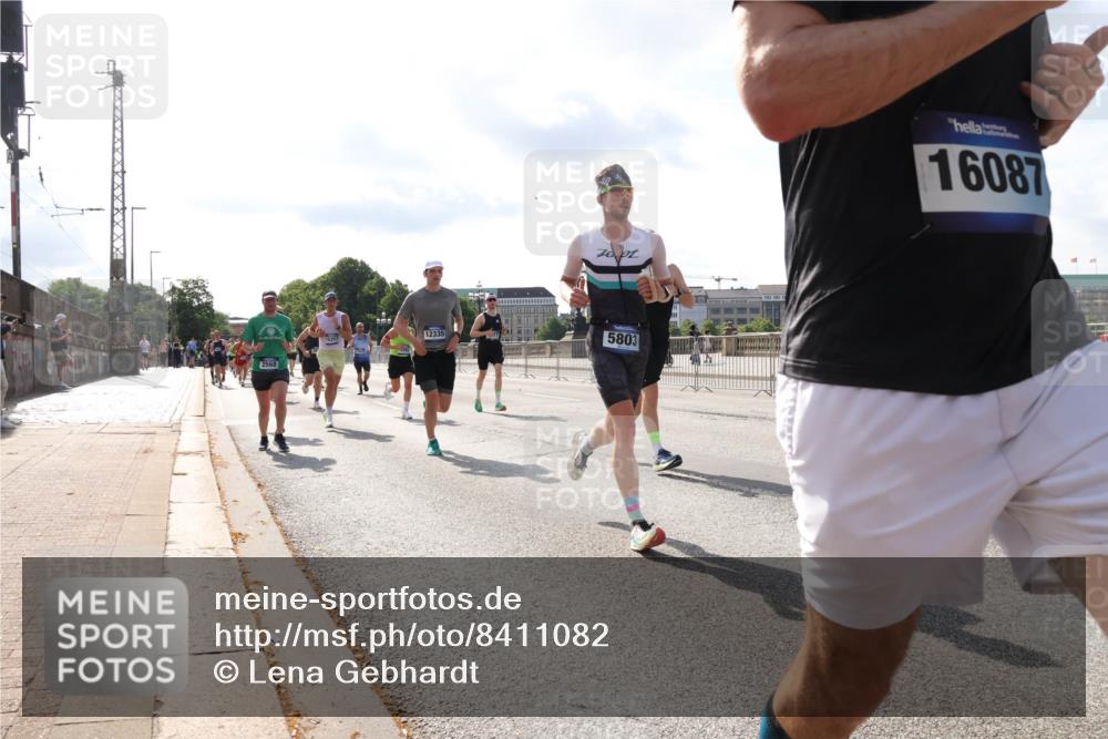29.06.2025 - hella hamburg halbmarathon Lena Gebhardt http://msf.ph/oto/8411082 29.06.2025 09:50:18 Lombardsbrücke 2568, 12335, 5803, 16087, 1209, 1358, 1615, 1675, 1688, 1697, 1700, 1800, 1803, 1882, 2415, 2568, 2675, 2719, 2826, 3332, 3431, 3530, 4229, 4318, 4380, 4398, 4528, 4823, 5248, 5409, 5436, 5745, 5791, 5803, 6123, 6458, 6529, 6649, 6682, 6704, 7026, 7495, 7774, 7796, 8450, 8629, 8925, 9017, 9116, 9294, 9302, 9365, 9711, 9979, 10218, 10894, 11379, 11765, 11767, 12292, 12327, 12540, 12554, 12895, 13141, 13457, 13725, 14077, 14560 meine-sportfotos.de