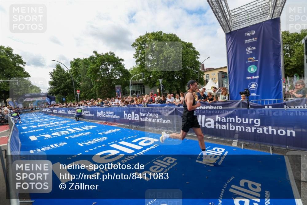 29.06.2025 - hella hamburg halbmarathon Zöllner http://msf.ph/oto/8411083 29.06.2025 10:21:16 Ziel 14717 meine-sportfotos.de