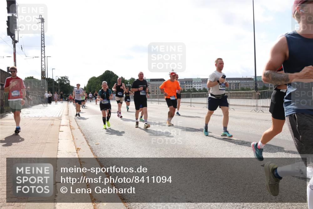 29.06.2025 - hella hamburg halbmarathon Lena Gebhardt http://msf.ph/oto/8411094 29.06.2025 10:04:29 Lombardsbrücke 7017, 16753, 8217, 16989, 9489, 1778, 1299, 1213, 1316, 1347, 1377, 1674, 2011, 2463, 2698, 2852, 2979, 3488, 3994, 4146, 4293, 4488, 4587, 5058, 5354, 5365, 5869, 5976, 6142, 6311, 6706, 6709, 7017, 8177, 8217, 8421, 8422, 8423, 9489, 9526, 10100, 10213, 10709, 10756, 10834, 10962, 11511, 11582, 12004, 12005, 12125, 12924, 12998, 13533, 13583, 13625, 14340, 14436, 14917, 15525, 15532, 15678, 16099, 16128, 16145, 16753, 16989, 16995, 17071, 17113, 17434, 17437 meine-sportfotos.de