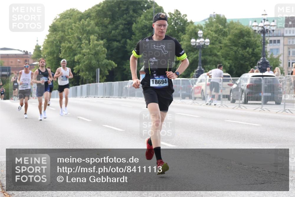 29.06.2025 - hella hamburg halbmarathon Lena Gebhardt http://msf.ph/oto/8411113 29.06.2025 09:39:15 Lombardsbrücke 70, 14932, 13016, 1654, 18694, 4524, 6699, 13016, 14188, 14932, 16529, 16548, 18694, 19072 meine-sportfotos.de