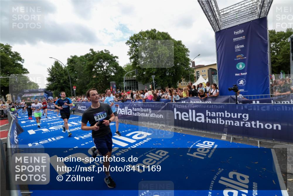 29.06.2025 - hella hamburg halbmarathon Zöllner http://msf.ph/oto/8411169 29.06.2025 10:45:39 Ziel 2138, 2415, 5623, 6071, 6831, 8374, 8668, 11291, 11495, 12154, 14062, 14764, 15666, 17674, 18862, 18878 meine-sportfotos.de