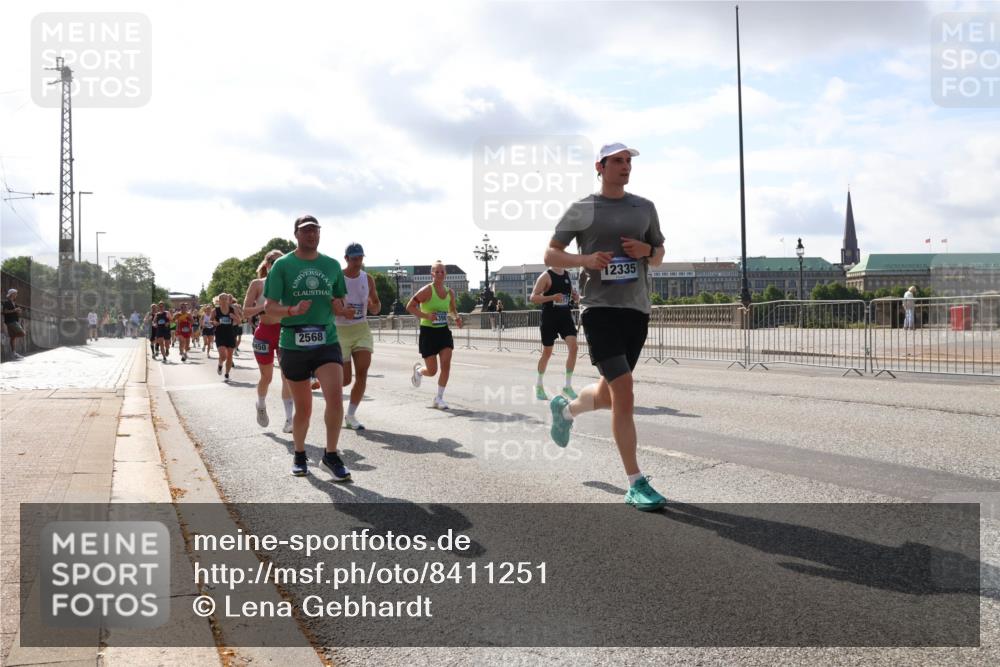 29.06.2025 - hella hamburg halbmarathon Lena Gebhardt http://msf.ph/oto/8411251 29.06.2025 09:50:19 Lombardsbrücke 450, 2568, 398, 12335, 1209, 1358, 1615, 1675, 1688, 1697, 1700, 1800, 1803, 1882, 2415, 2568, 2675, 2719, 2826, 3332, 3431, 3530, 4205, 4229, 4318, 4380, 4398, 4528, 4823, 5248, 5409, 5436, 5472, 5745, 5791, 5803, 6123, 6458, 6529, 6649, 6682, 6704, 7026, 7495, 7774, 7796, 8450, 8629, 8925, 9017, 9116, 9294, 9302, 9365, 9711, 9979, 10218, 10894, 11379, 11767, 12292, 12327, 12540, 12554, 12895, 13457, 13725, 14077, 14560 meine-sportfotos.de