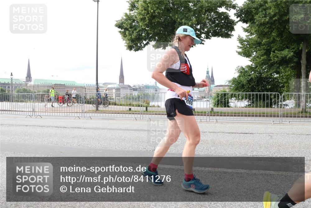 29.06.2025 - hella hamburg halbmarathon Lena Gebhardt http://msf.ph/oto/8411276 29.06.2025 10:25:19 Lombardsbrücke 1093, 1627, 1740, 2000, 2249, 2278, 3920, 3961, 3963, 4008, 4010, 5126, 5564, 5814, 6869, 7778, 8083, 8962, 9573, 9811, 9927, 10845, 10846, 11157, 11400, 11662, 11921, 13510, 13842, 14086, 14649, 15016, 15119, 15153, 15283, 15679, 15942, 16421, 16422, 17185, 17954, 18194, 18198 meine-sportfotos.de