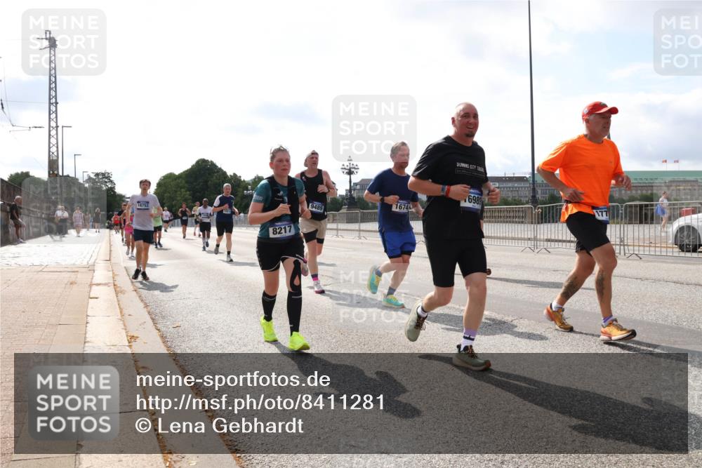 29.06.2025 - hella hamburg halbmarathon Lena Gebhardt http://msf.ph/oto/8411281 29.06.2025 10:04:30 Lombardsbrücke 16753, 8217, 9489, 1674, 6989, 1213, 1316, 1347, 1377, 1674, 2011, 2463, 2698, 2852, 2979, 3488, 3994, 4146, 4293, 4488, 4587, 5058, 5354, 5365, 5869, 5976, 6142, 6311, 6706, 6709, 7017, 8049, 8177, 8217, 8421, 8422, 8423, 9489, 9526, 10100, 10213, 10709, 10756, 10834, 10962, 11511, 11582, 12004, 12005, 12125, 12924, 12998, 13533, 13583, 13625, 14340, 14436, 14917, 15525, 15532, 15678, 16099, 16128, 16145, 16753, 16989, 16995, 17071, 17113, 17434, 17437 meine-sportfotos.de