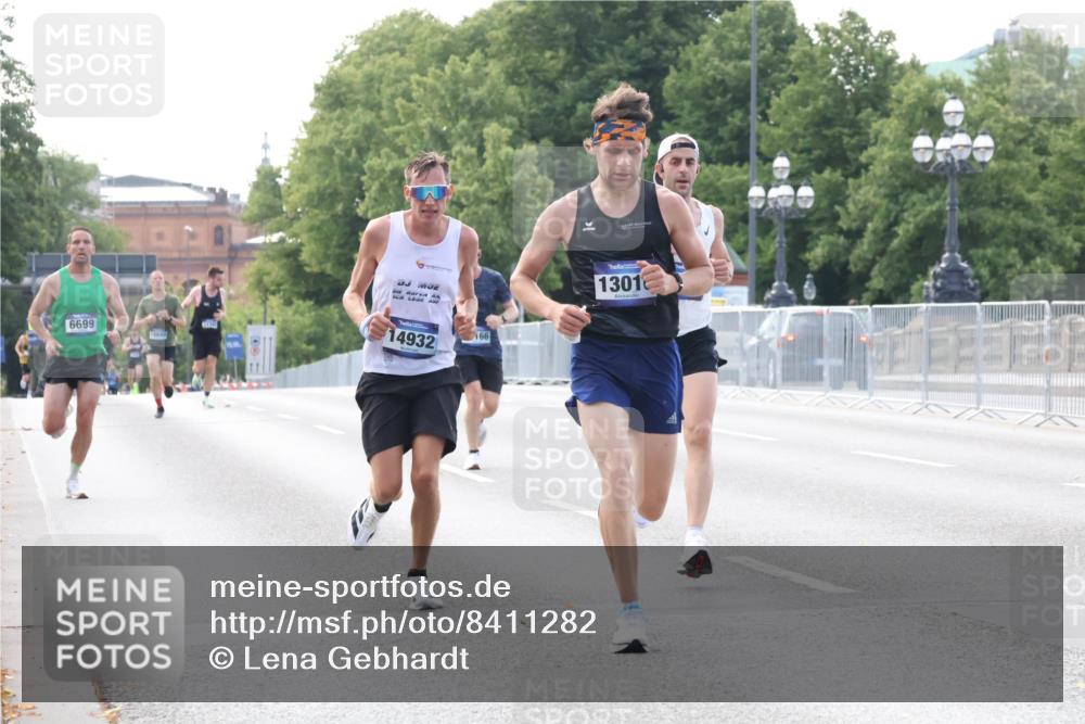 29.06.2025 - hella hamburg halbmarathon Lena Gebhardt http://msf.ph/oto/8411282 29.06.2025 09:39:18 Lombardsbrücke 6699, 18640, 14932, 166, 13013, 4524, 6699, 13016, 14188, 14932, 15166, 16529, 16548, 18694, 19072 meine-sportfotos.de