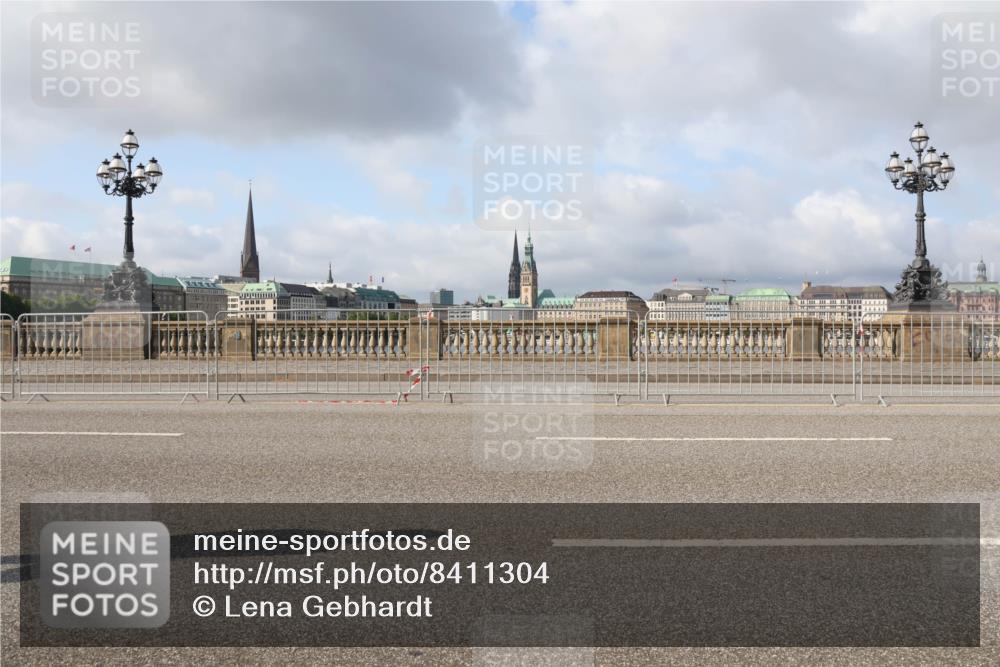 29.06.2025 - hella hamburg halbmarathon Lena Gebhardt http://msf.ph/oto/8411304 29.06.2025 08:55:27 Lombardsbrücke  meine-sportfotos.de
