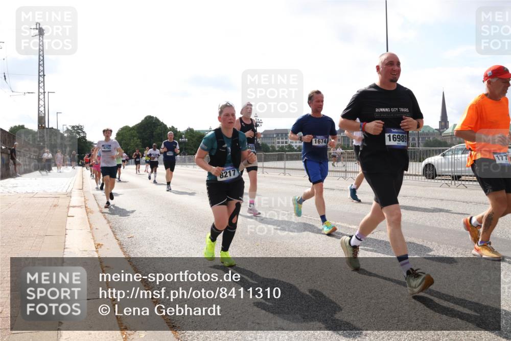 29.06.2025 - hella hamburg halbmarathon Lena Gebhardt http://msf.ph/oto/8411310 29.06.2025 10:04:30 Lombardsbrücke 16753, 10213, 8217, 9489, 1674, 16989, 177, 1213, 1316, 1347, 1377, 1674, 2011, 2463, 2698, 2852, 2979, 3488, 3994, 4146, 4293, 4488, 4587, 5058, 5354, 5365, 5869, 5976, 6142, 6311, 6706, 6709, 7017, 8049, 8177, 8217, 8421, 8422, 8423, 9489, 9526, 10100, 10213, 10709, 10756, 10834, 10962, 11511, 11582, 12004, 12005, 12125, 12924, 12998, 13533, 13583, 13625, 14340, 14436, 14917, 15525, 15532, 15678, 16099, 16128, 16145, 16753, 16989, 16995, 17071, 17113, 17434, 17437 meine-sportfotos.de