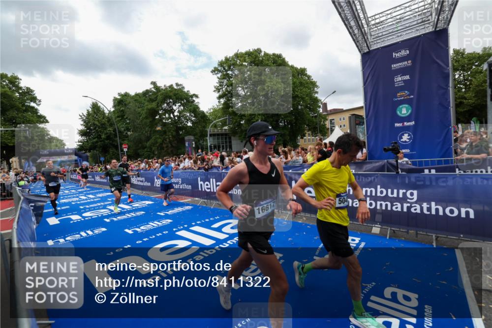 29.06.2025 - hella hamburg halbmarathon Zöllner http://msf.ph/oto/8411322 29.06.2025 10:45:51 Ziel 3477, 4345, 4854, 5047, 6290, 7385, 13975, 14374, 16617, 16624, 17332, 17835 meine-sportfotos.de