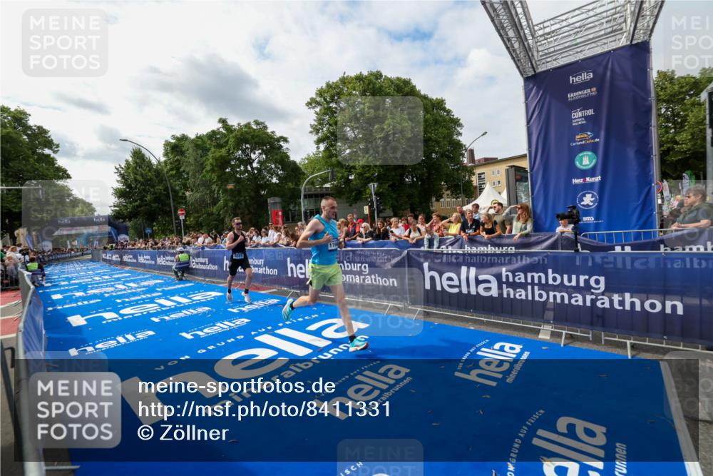 29.06.2025 - hella hamburg halbmarathon Zöllner http://msf.ph/oto/8411331 29.06.2025 10:21:45 Ziel 6559, 11965 meine-sportfotos.de