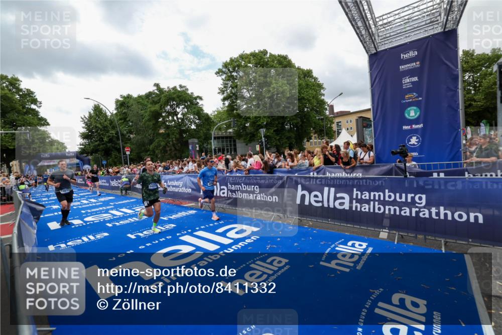 29.06.2025 - hella hamburg halbmarathon Zöllner http://msf.ph/oto/8411332 29.06.2025 10:45:52 Ziel 3477, 4345, 4854, 5047, 6290, 7385, 10792, 11821, 13975, 14374, 16617, 16624, 17835 meine-sportfotos.de