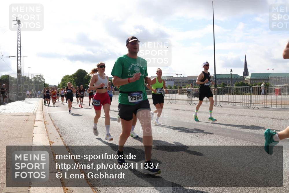 29.06.2025 - hella hamburg halbmarathon Lena Gebhardt http://msf.ph/oto/8411337 29.06.2025 09:50:20 Lombardsbrücke 8450, 10218, 2568, 4398, 9017, 66666, 9999, 1209, 1358, 1615, 1675, 1688, 1697, 1700, 1800, 1803, 1882, 2415, 2568, 2675, 2719, 2826, 3332, 3530, 4205, 4229, 4318, 4380, 4398, 4528, 4823, 5248, 5409, 5436, 5472, 5508, 5745, 5791, 5803, 6123, 6458, 6529, 6649, 6682, 6704, 7026, 7495, 7774, 8450, 8629, 8925, 9017, 9116, 9294, 9302, 9365, 9711, 9979, 10218, 10894, 10922, 11379, 11767, 12292, 12327, 12540, 12554, 12895, 13457, 13725, 14560 meine-sportfotos.de