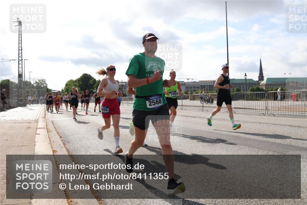 29.06.2025 - hella hamburg halbmarathon Lena Gebhardt http://msf.ph/oto/8411355 29.06.2025 09:50:20 Lombardsbrücke 8450, 2568, 4398, 666666, 1209, 1358, 1615, 1675, 1688, 1697, 1700, 1800, 1803, 1882, 2415, 2568, 2675, 2719, 2826, 3332, 3530, 4205, 4229, 4318, 4380, 4398, 4528, 4823, 5248, 5409, 5436, 5472, 5508, 5745, 5791, 5803, 6123, 6458, 6529, 6649, 6682, 6704, 7026, 7495, 7774, 8450, 8629, 8925, 9017, 9116, 9294, 9302, 9365, 9711, 9979, 10218, 10894, 10922, 11379, 11767, 12292, 12327, 12540, 12554, 12895, 13457, 13725, 14560 meine-sportfotos.de