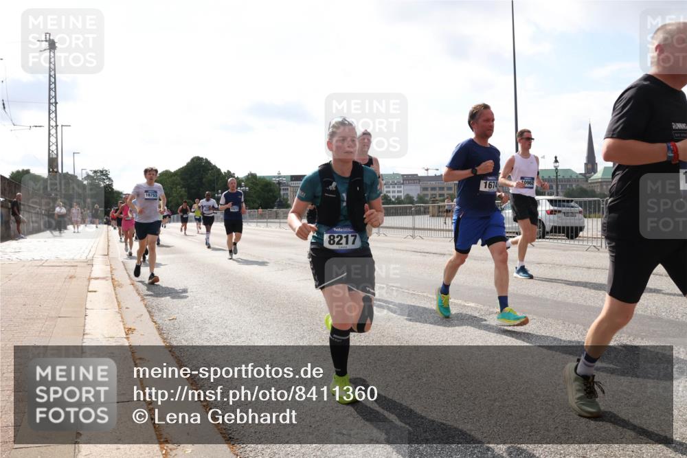 29.06.2025 - hella hamburg halbmarathon Lena Gebhardt http://msf.ph/oto/8411360 29.06.2025 10:04:31 Lombardsbrücke 16753, 8217, 1674, 10962, 1213, 1316, 1347, 1377, 1674, 2011, 2463, 2698, 2852, 2979, 3488, 3994, 4146, 4293, 4587, 5058, 5354, 5365, 5869, 5976, 6142, 6311, 6706, 6709, 7017, 8049, 8177, 8217, 8421, 8422, 8423, 9489, 9526, 10100, 10213, 10709, 10756, 10834, 10962, 11511, 11582, 12004, 12005, 12125, 12924, 12998, 13533, 13583, 13625, 14340, 14436, 14917, 15525, 15532, 15678, 16099, 16128, 16145, 16753, 16989, 16995, 17071, 17113, 17434, 17437, 17814 meine-sportfotos.de