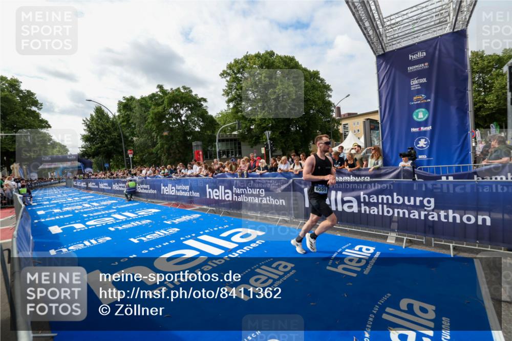 29.06.2025 - hella hamburg halbmarathon Zöllner http://msf.ph/oto/8411362 29.06.2025 10:21:46 Ziel 6559, 11965 meine-sportfotos.de