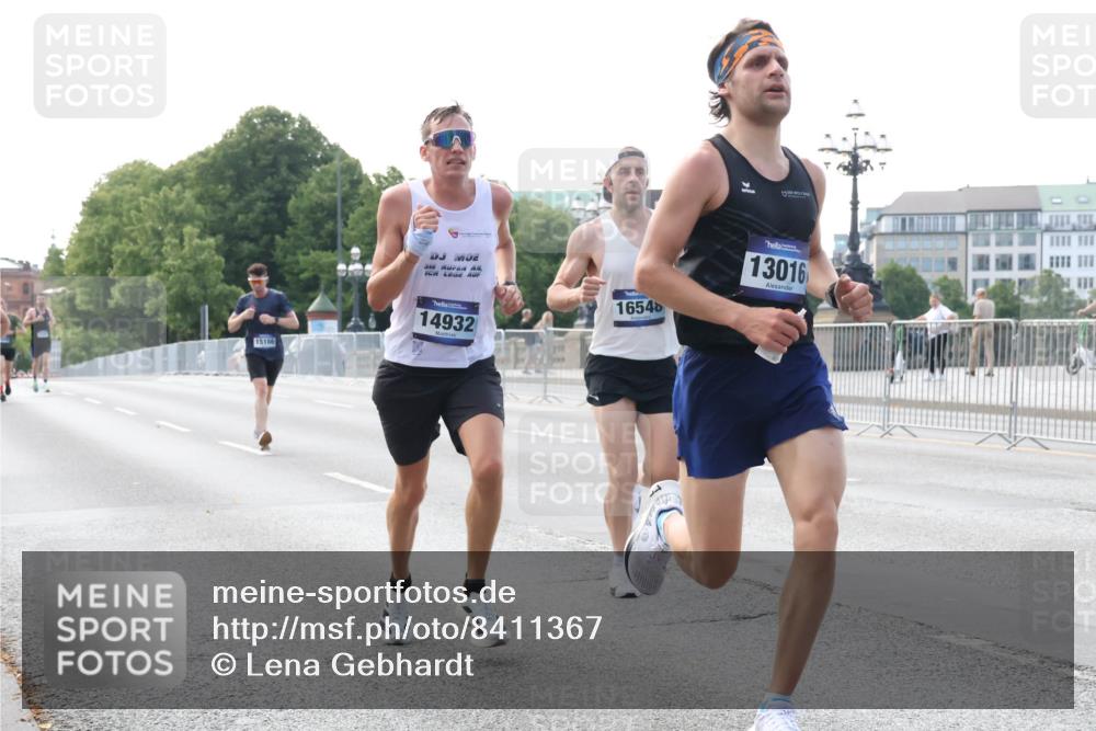 29.06.2025 - hella hamburg halbmarathon Lena Gebhardt http://msf.ph/oto/8411367 29.06.2025 09:39:20 Lombardsbrücke 15166, 14932, 16546, 13016, 4524, 6699, 13016, 14188, 14932, 15166, 16529, 16548, 18694, 18848, 19072 meine-sportfotos.de