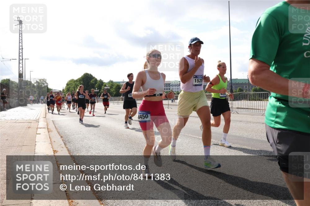 29.06.2025 - hella hamburg halbmarathon Lena Gebhardt http://msf.ph/oto/8411383 29.06.2025 09:50:21 Lombardsbrücke 1688, 28, 8450, 1525, 435, 1209, 1358, 1615, 1675, 1688, 1697, 1700, 1800, 1803, 1882, 2415, 2568, 2675, 2719, 2826, 3332, 3530, 4205, 4229, 4380, 4398, 4528, 4823, 5248, 5409, 5436, 5472, 5508, 5745, 5791, 5803, 6123, 6458, 6529, 6649, 6682, 6704, 7026, 7495, 7774, 8450, 8629, 8925, 8958, 9017, 9116, 9294, 9302, 9365, 9711, 9979, 10218, 10894, 10922, 11281, 11379, 11767, 12292, 12327, 12540, 12554, 12895, 13457, 13725, 14560 meine-sportfotos.de