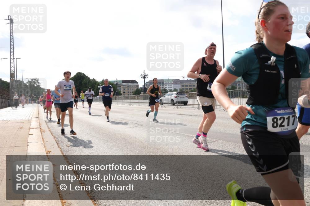 29.06.2025 - hella hamburg halbmarathon Lena Gebhardt http://msf.ph/oto/8411435 29.06.2025 10:04:31 Lombardsbrücke 16753, 9, 8217, 1213, 1316, 1347, 1377, 1674, 2011, 2463, 2698, 2852, 2979, 3488, 3994, 4146, 4293, 4587, 5058, 5354, 5365, 5869, 5976, 6142, 6311, 6706, 6709, 7017, 8049, 8177, 8217, 8421, 8422, 8423, 9489, 9526, 10100, 10213, 10709, 10756, 10834, 10962, 11511, 11582, 12004, 12005, 12125, 12924, 12998, 13533, 13583, 13625, 14340, 14436, 14917, 15525, 15532, 15678, 16099, 16128, 16145, 16753, 16989, 16995, 17071, 17113, 17434, 17437, 17814 meine-sportfotos.de