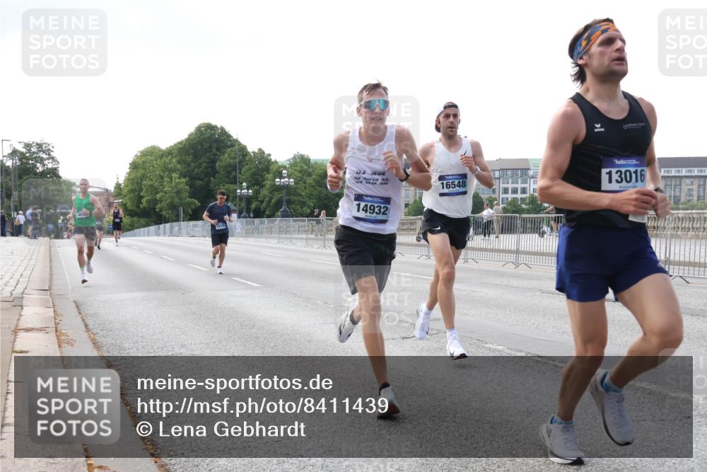 29.06.2025 - hella hamburg halbmarathon Lena Gebhardt http://msf.ph/oto/8411439 29.06.2025 09:39:20 Lombardsbrücke 15165, 14932, 16548, 13016, 4524, 6699, 13016, 14188, 14932, 15166, 16529, 16548, 18694, 18848, 19072 meine-sportfotos.de