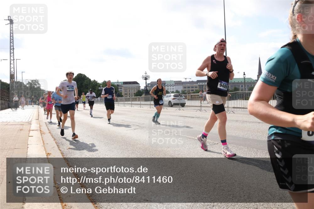 29.06.2025 - hella hamburg halbmarathon Lena Gebhardt http://msf.ph/oto/8411460 29.06.2025 10:04:31 Lombardsbrücke 16753, 10213, 9489, 1213, 1316, 1347, 1377, 1674, 2011, 2463, 2698, 2852, 2979, 3488, 3994, 4146, 4293, 4587, 5058, 5354, 5365, 5869, 5976, 6142, 6311, 6706, 6709, 7017, 8049, 8177, 8217, 8421, 8422, 8423, 9489, 9526, 10100, 10213, 10709, 10756, 10834, 10962, 11511, 11582, 12004, 12005, 12125, 12924, 12998, 13533, 13583, 13625, 14340, 14436, 14917, 15525, 15532, 15678, 16099, 16128, 16145, 16753, 16989, 16995, 17071, 17113, 17434, 17437, 17814 meine-sportfotos.de