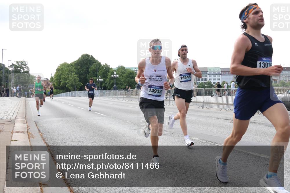 29.06.2025 - hella hamburg halbmarathon Lena Gebhardt http://msf.ph/oto/8411466 29.06.2025 09:39:21 Lombardsbrücke 15166, 14932, 16548, 1301, 4524, 6699, 13016, 14188, 14932, 15166, 16529, 16548, 18694, 18848, 19072 meine-sportfotos.de