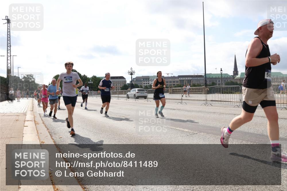 29.06.2025 - hella hamburg halbmarathon Lena Gebhardt http://msf.ph/oto/8411489 29.06.2025 10:04:32 Lombardsbrücke 16753, 131, 94, 1213, 1316, 1347, 1377, 1674, 2011, 2463, 2628, 2698, 2852, 2979, 3994, 4146, 4293, 4538, 4587, 5058, 5354, 5365, 5869, 5976, 6142, 6311, 6706, 6709, 7017, 8049, 8177, 8217, 9489, 9526, 10100, 10213, 10709, 10756, 10834, 10962, 11511, 11582, 12004, 12005, 12125, 12924, 12998, 13533, 13625, 14340, 14436, 14917, 15525, 15532, 15678, 16099, 16128, 16145, 16357, 16753, 16989, 16995, 17071, 17113, 17434, 17437, 17814 meine-sportfotos.de