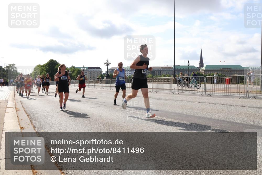29.06.2025 - hella hamburg halbmarathon Lena Gebhardt http://msf.ph/oto/8411496 29.06.2025 09:50:22 Lombardsbrücke 1688, 10218, 282, 1209, 1358, 1615, 1675, 1688, 1697, 1700, 1800, 1803, 1882, 2415, 2568, 2675, 2719, 2826, 3332, 3530, 4205, 4229, 4380, 4398, 4528, 4823, 5248, 5409, 5436, 5472, 5508, 5745, 5791, 5803, 6123, 6458, 6529, 6649, 6682, 6704, 7026, 7495, 7774, 8450, 8629, 8925, 8958, 9017, 9116, 9294, 9302, 9365, 9711, 9979, 10218, 10894, 10922, 11281, 11379, 11767, 12292, 12327, 12540, 12554, 12895, 13457, 13725, 14560 meine-sportfotos.de