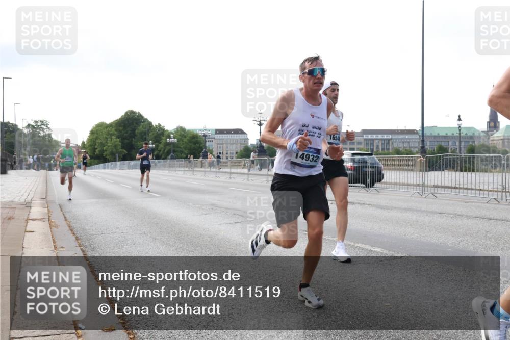 29.06.2025 - hella hamburg halbmarathon Lena Gebhardt http://msf.ph/oto/8411519 29.06.2025 09:39:21 Lombardsbrücke 16548, 14932, 4524, 6699, 13016, 14188, 14932, 15166, 16529, 16548, 18694, 18848, 19072 meine-sportfotos.de