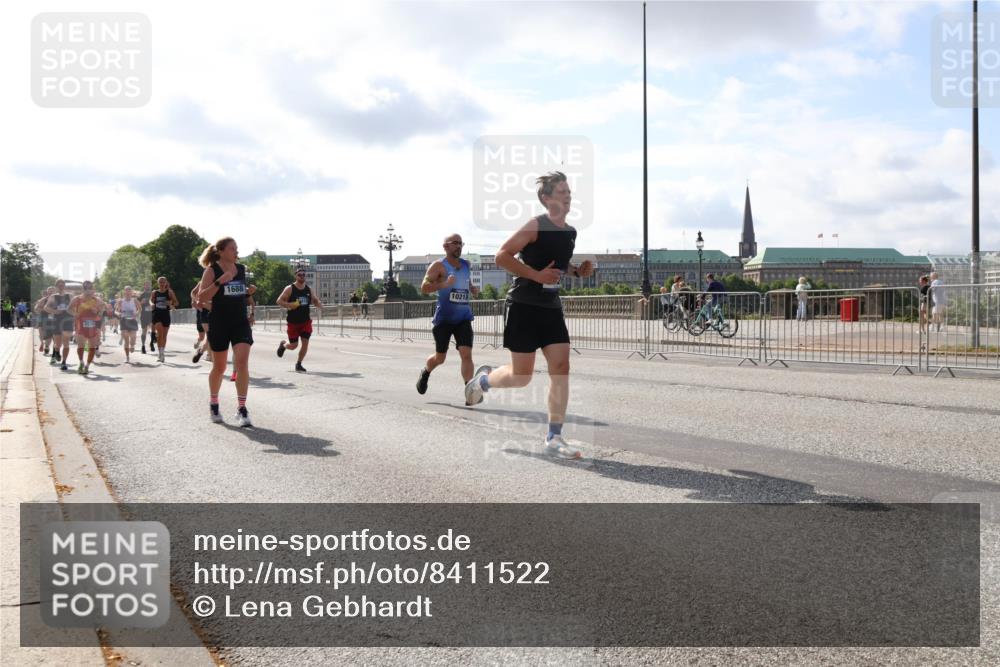 29.06.2025 - hella hamburg halbmarathon Lena Gebhardt http://msf.ph/oto/8411522 29.06.2025 09:50:22 Lombardsbrücke 1688, 10218, 1209, 1358, 1615, 1675, 1688, 1697, 1700, 1800, 1803, 1882, 2415, 2568, 2675, 2719, 2826, 3332, 3530, 4205, 4229, 4380, 4398, 4528, 4823, 5248, 5409, 5436, 5472, 5508, 5745, 5791, 5803, 6123, 6458, 6529, 6649, 6682, 6704, 7026, 7495, 7774, 8450, 8629, 8925, 8958, 9017, 9116, 9294, 9302, 9365, 9711, 9979, 10218, 10894, 10922, 11281, 11379, 11767, 12292, 12327, 12540, 12554, 12895, 13457, 13725, 14560 meine-sportfotos.de