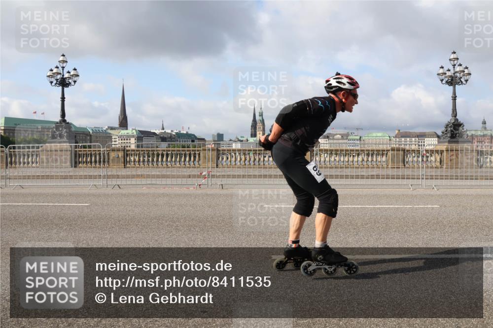 29.06.2025 - hella hamburg halbmarathon Lena Gebhardt http://msf.ph/oto/8411535 29.06.2025 08:55:27 Lombardsbrücke  meine-sportfotos.de