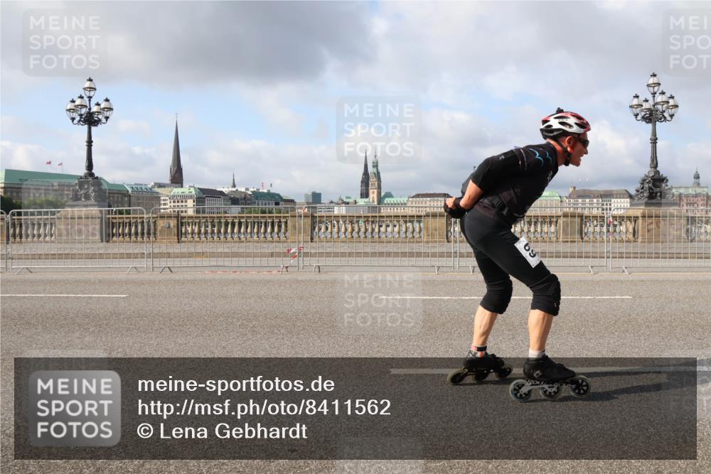 29.06.2025 - hella hamburg halbmarathon Lena Gebhardt http://msf.ph/oto/8411562 29.06.2025 08:55:27 Lombardsbrücke  meine-sportfotos.de