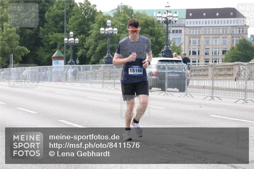 29.06.2025 - hella hamburg halbmarathon Lena Gebhardt http://msf.ph/oto/8411576 29.06.2025 09:39:22 Lombardsbrücke 15166, 4524, 6699, 13016, 14188, 14932, 15166, 16529, 16548, 18694, 18848, 19072 meine-sportfotos.de