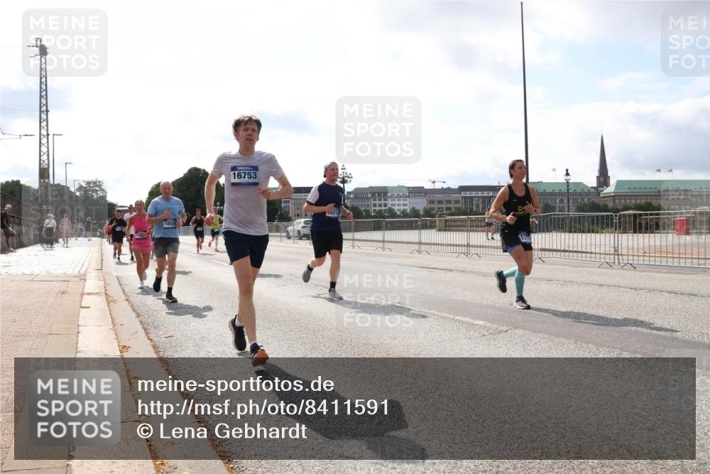 29.06.2025 - hella hamburg halbmarathon Lena Gebhardt http://msf.ph/oto/8411591 29.06.2025 10:04:32 Lombardsbrücke 18525, 16753, 213, 1213, 1316, 1347, 1377, 1674, 2011, 2463, 2628, 2698, 2852, 2979, 3994, 4146, 4293, 4538, 4587, 5058, 5354, 5365, 5869, 5976, 6142, 6311, 6706, 6709, 7017, 8049, 8177, 8217, 9489, 9526, 10100, 10213, 10709, 10756, 10834, 10962, 11511, 11582, 12004, 12005, 12125, 12924, 12998, 13533, 13625, 14340, 14436, 14917, 15525, 15532, 15678, 16099, 16128, 16145, 16357, 16753, 16989, 16995, 17071, 17113, 17434, 17437, 17814 meine-sportfotos.de