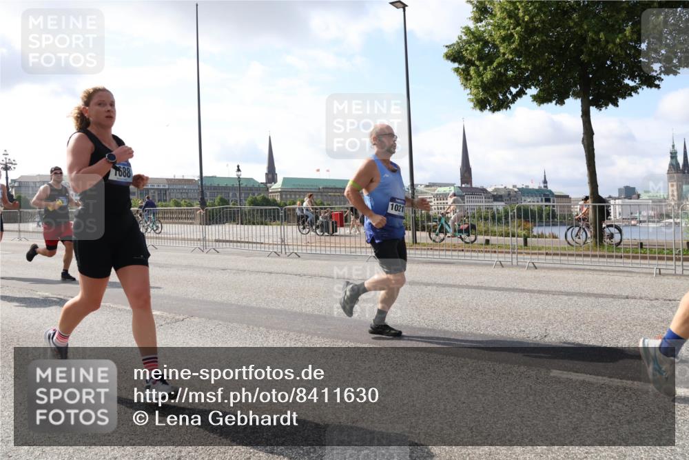 29.06.2025 - hella hamburg halbmarathon Lena Gebhardt http://msf.ph/oto/8411630 29.06.2025 09:50:23 Lombardsbrücke 1688, 1021, 1209, 1358, 1615, 1675, 1688, 1697, 1700, 1800, 1803, 1882, 2415, 2568, 2675, 2719, 2826, 3332, 3530, 4205, 4229, 4380, 4398, 4823, 5248, 5409, 5436, 5472, 5508, 5745, 5791, 5803, 6123, 6458, 6529, 6649, 6682, 6704, 7026, 7495, 7774, 8450, 8629, 8925, 8958, 9017, 9116, 9294, 9302, 9365, 9711, 9979, 10218, 10894, 10922, 11281, 11379, 11767, 12292, 12327, 12540, 12554, 12895, 13457, 13725, 14560 meine-sportfotos.de