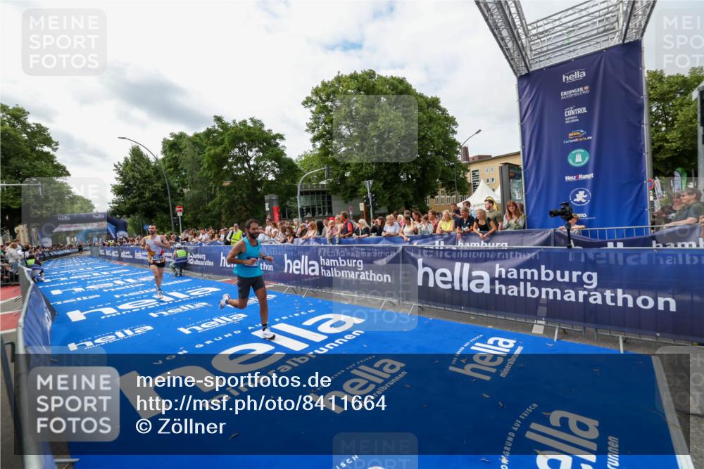 29.06.2025 - hella hamburg halbmarathon Zöllner http://msf.ph/oto/8411664 29.06.2025 10:22:29 Ziel 4571, 9475 meine-sportfotos.de