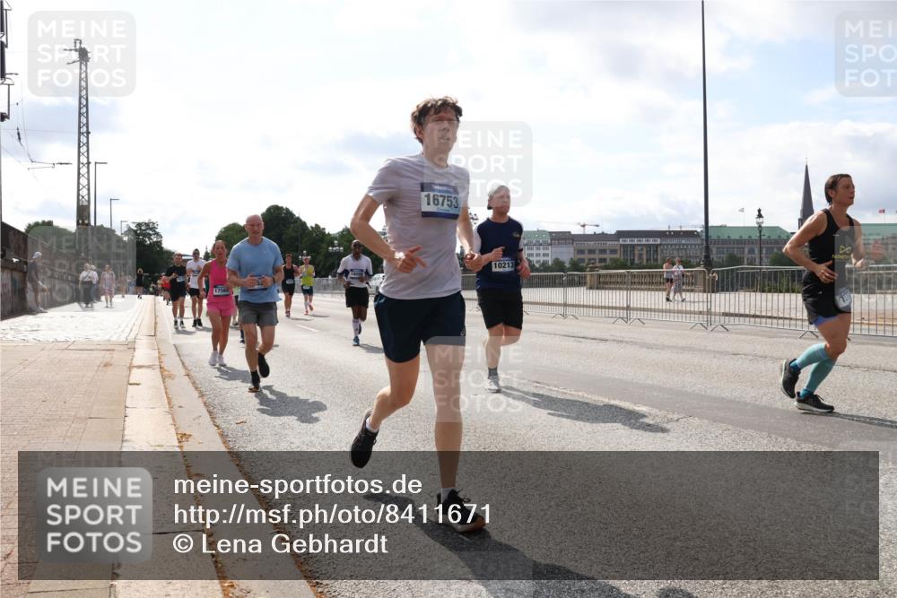 29.06.2025 - hella hamburg halbmarathon Lena Gebhardt http://msf.ph/oto/8411671 29.06.2025 10:04:33 Lombardsbrücke 17569, 16753, 10213, 1213, 1316, 1347, 1377, 1674, 2011, 2463, 2628, 2698, 2852, 2979, 3994, 4146, 4293, 4394, 4538, 4587, 5058, 5354, 5365, 5869, 5976, 6142, 6311, 6706, 6709, 8049, 8177, 8217, 9489, 9526, 10100, 10213, 10709, 10756, 10834, 10962, 11511, 11551, 11582, 12004, 12005, 12125, 12924, 12998, 13533, 13625, 14340, 14436, 14917, 15525, 15532, 15678, 16099, 16128, 16145, 16357, 16753, 16989, 16995, 17071, 17113, 17434, 17437, 17814 meine-sportfotos.de