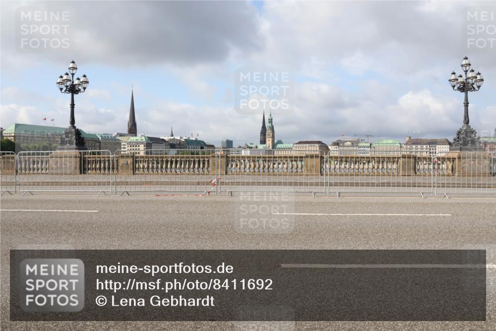 29.06.2025 - hella hamburg halbmarathon Lena Gebhardt http://msf.ph/oto/8411692 29.06.2025 08:55:32 Lombardsbrücke  meine-sportfotos.de