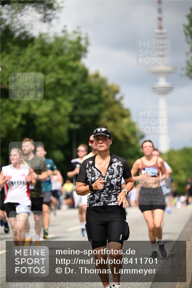 29.06.2025 - hella hamburg halbmarathon Dr. Thomas Lammeyer http://msf.ph/oto/8411701 29.06.2025 10:42:58 Kennedybrücke 1457, 1721, 2113, 2151, 2486, 2693, 2786, 3094, 3095, 3216, 3242, 3323, 3338, 3841, 3927, 4139, 4155, 4259, 4260, 5085, 5089, 5155, 5161, 5300, 6199, 6200, 6696, 6751, 7117, 7118, 7119, 7165, 7561, 7692, 7849, 7914, 8583, 8635, 8747, 9004, 9500, 9689, 9699, 10584 meine-sportfotos.de