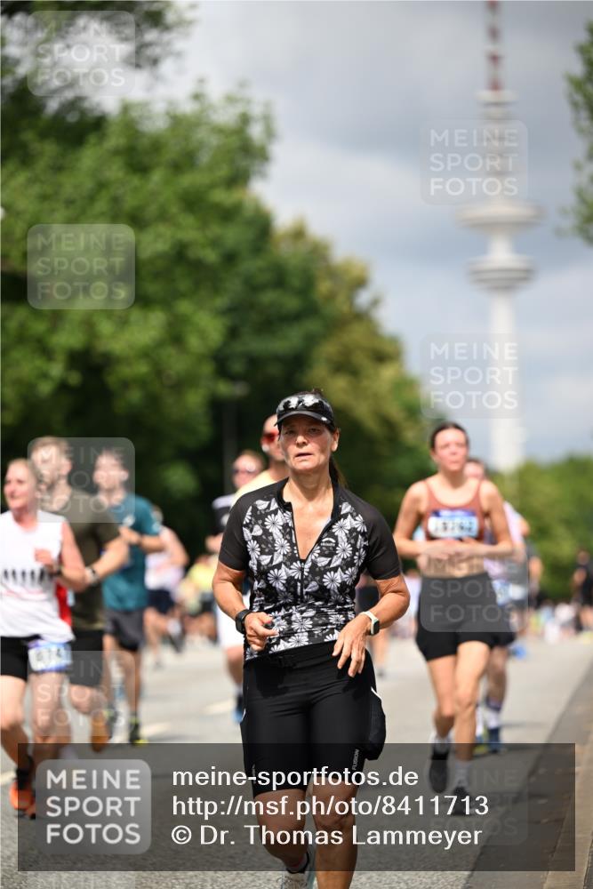 29.06.2025 - hella hamburg halbmarathon Dr. Thomas Lammeyer http://msf.ph/oto/8411713 29.06.2025 10:42:59 Kennedybrücke 1457, 1721, 2113, 2151, 2486, 2693, 2786, 3094, 3095, 3216, 3242, 3323, 3726, 3841, 3927, 4139, 4155, 4259, 4260, 5085, 5089, 5155, 5161, 5300, 5684, 6199, 6200, 6751, 7117, 7118, 7119, 7165, 7561, 7692, 7849, 7914, 8583, 8635, 8747, 9004, 9689, 9699, 10584 meine-sportfotos.de