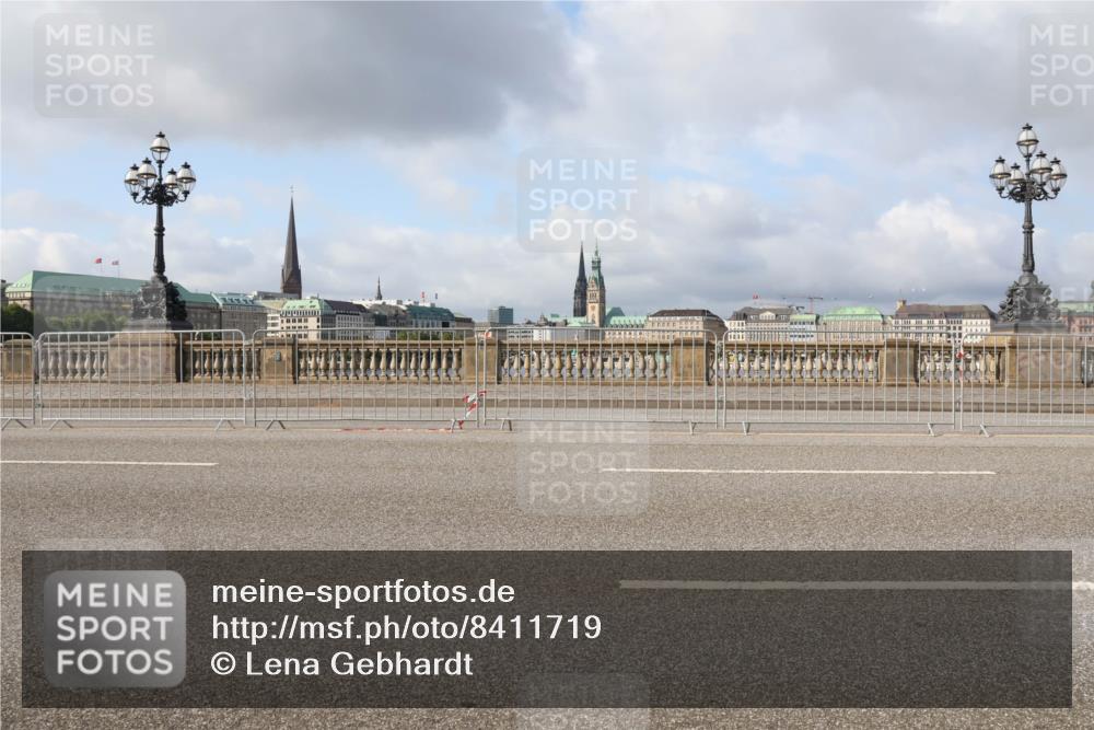 29.06.2025 - hella hamburg halbmarathon Lena Gebhardt http://msf.ph/oto/8411719 29.06.2025 08:55:32 Lombardsbrücke  meine-sportfotos.de