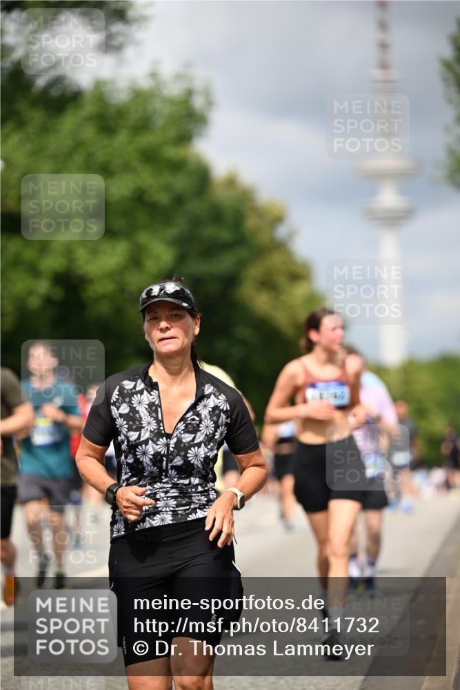 29.06.2025 - hella hamburg halbmarathon Dr. Thomas Lammeyer http://msf.ph/oto/8411732 29.06.2025 10:42:59 Kennedybrücke 1457, 1721, 2113, 2151, 2486, 2693, 2786, 3094, 3095, 3216, 3242, 3323, 3726, 3841, 3927, 4139, 4155, 4259, 4260, 5085, 5089, 5155, 5161, 5300, 5684, 6199, 6200, 6751, 7117, 7118, 7119, 7165, 7561, 7692, 7849, 7914, 8583, 8635, 8747, 9004, 9689, 9699, 10584 meine-sportfotos.de