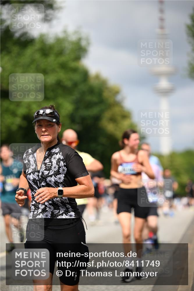 29.06.2025 - hella hamburg halbmarathon Dr. Thomas Lammeyer http://msf.ph/oto/8411749 29.06.2025 10:43:00 Kennedybrücke 1457, 1721, 2113, 2151, 2486, 2693, 2786, 3094, 3095, 3216, 3242, 3323, 3726, 3841, 3927, 4139, 4155, 4259, 4260, 5085, 5089, 5155, 5161, 5300, 5617, 5684, 6199, 6200, 6751, 7117, 7118, 7119, 7165, 7561, 7692, 7849, 7914, 8583, 8635, 8747, 9004, 9689, 9699, 10584 meine-sportfotos.de